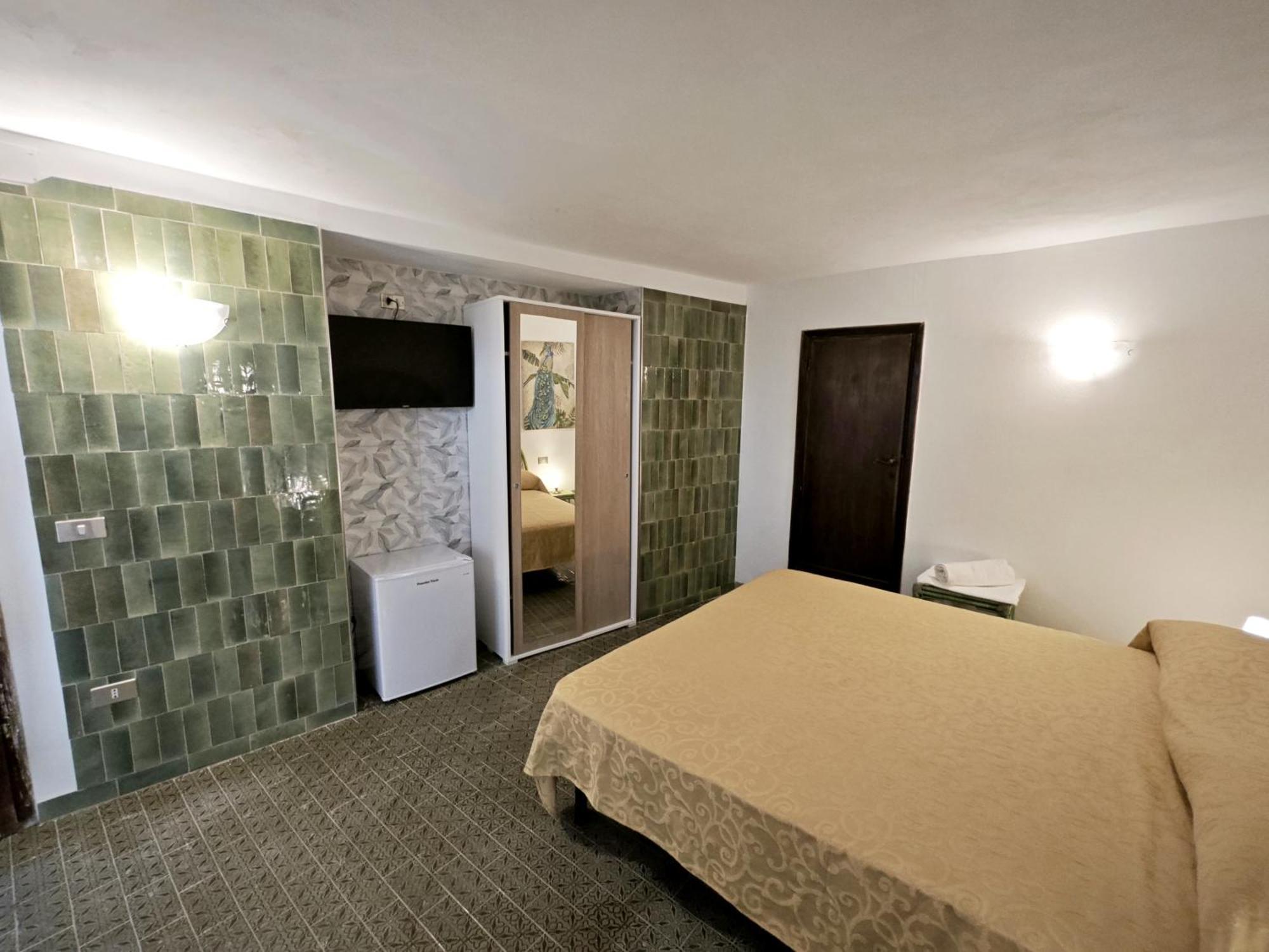 Hotel Golfo Azzurro Capoliveri  Exteriör bild